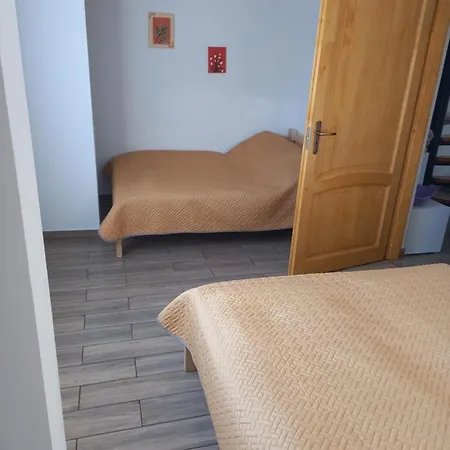Ozike Vendeghaz * Hajdúnánás
