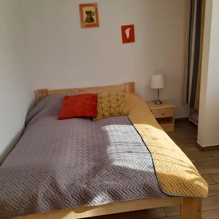 Ozike Vendeghaz * Hajdúnánás